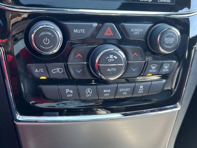Vehicle image 18 of 30