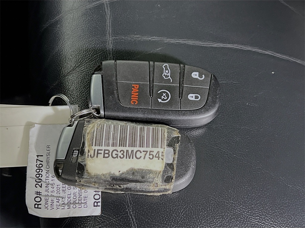 Vehicle image 36 of 39