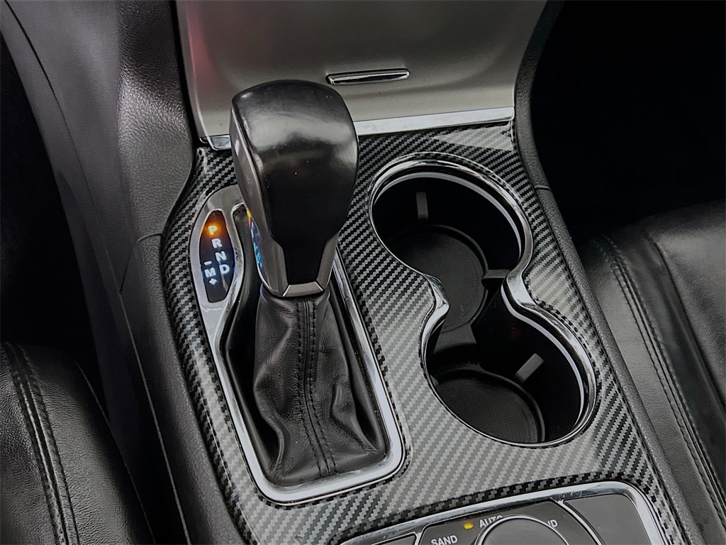 Vehicle image 16 of 39