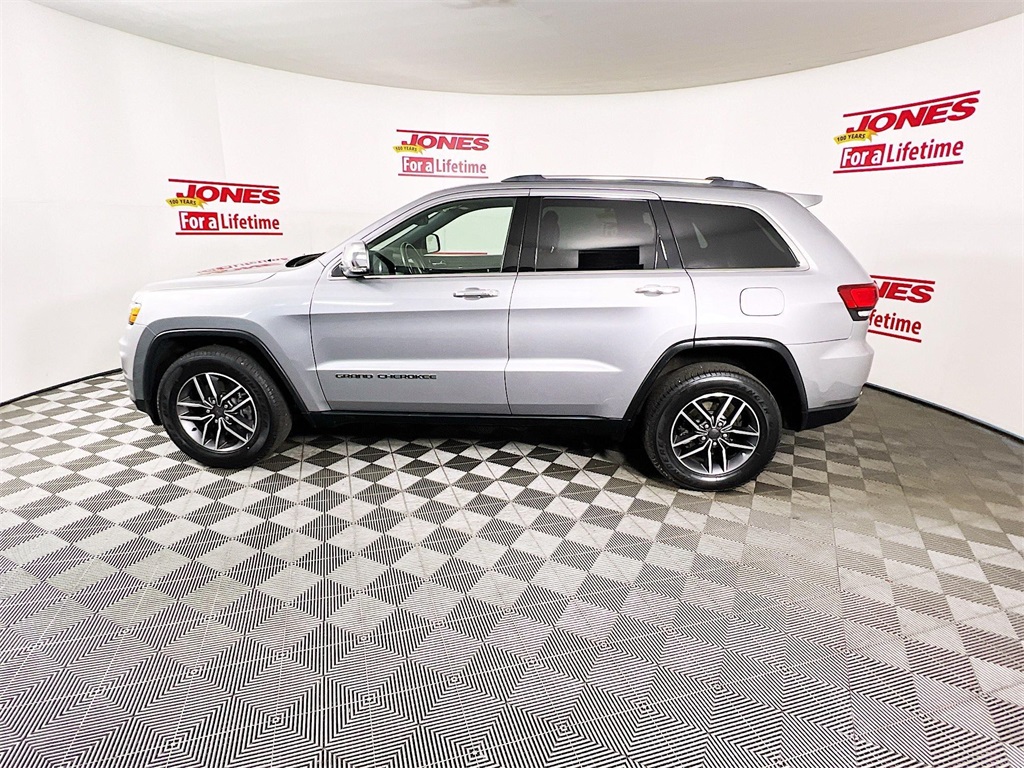 Vehicle image 8 of 39