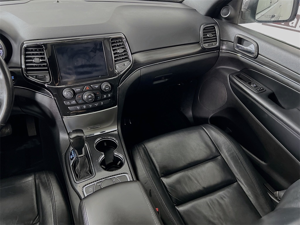 Vehicle image 28 of 39