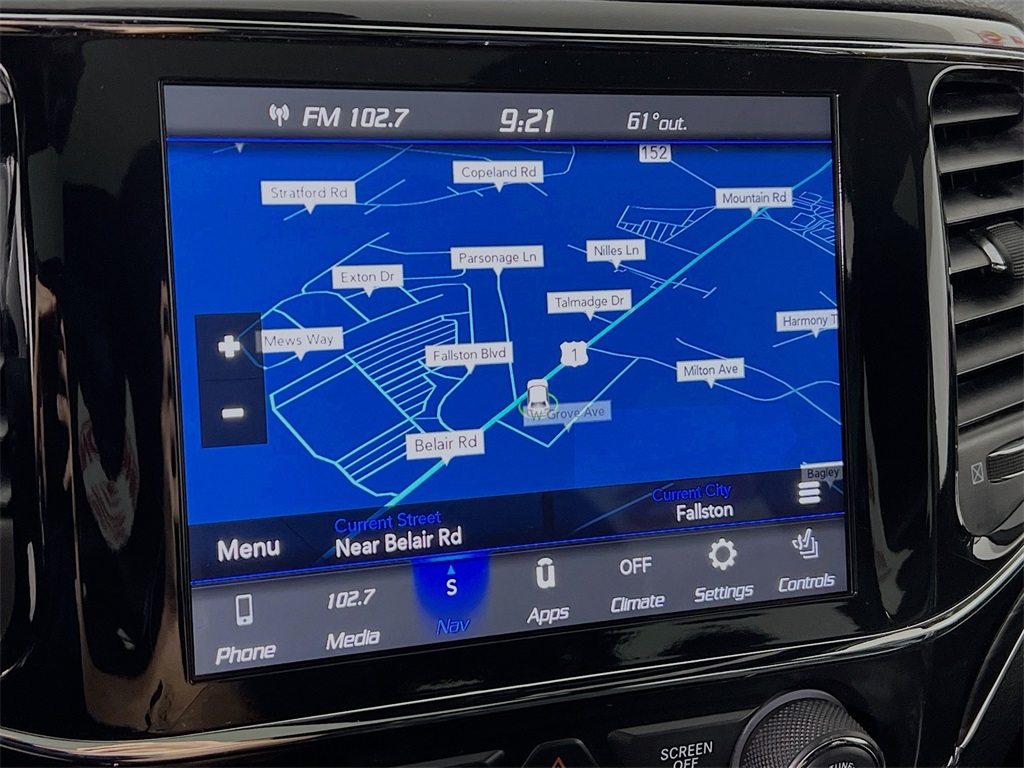 Vehicle image 11 of 39