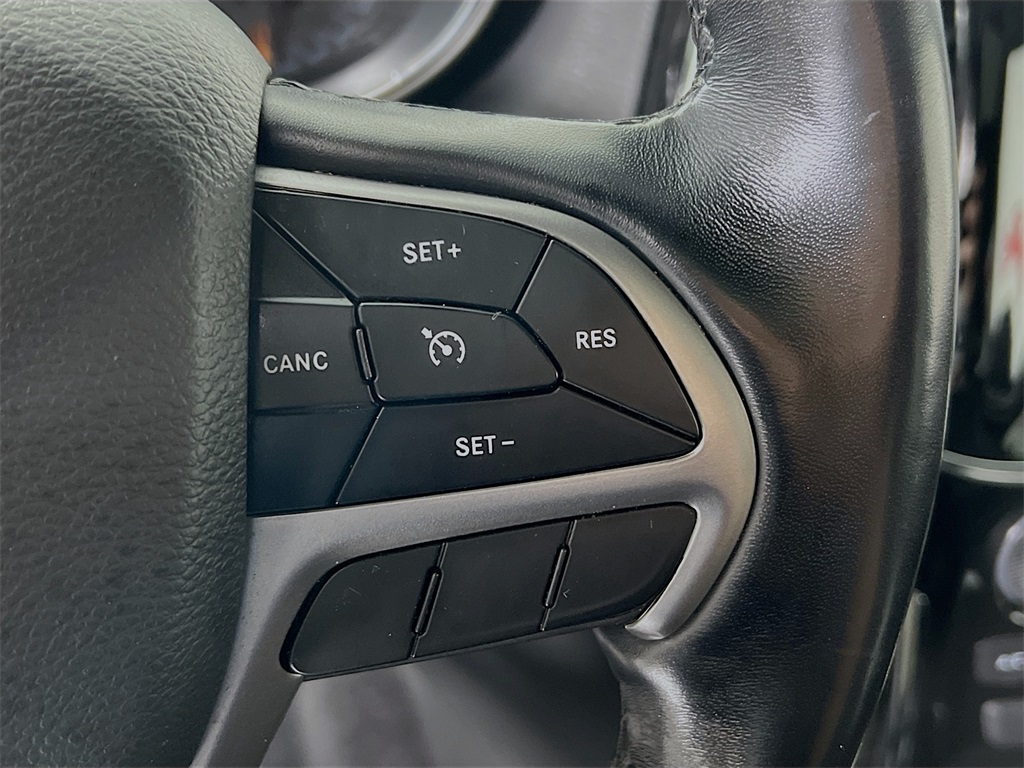 Vehicle image 24 of 39