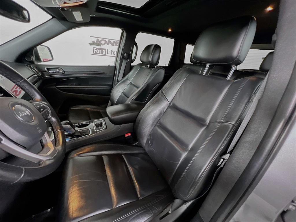 Vehicle image 27 of 39