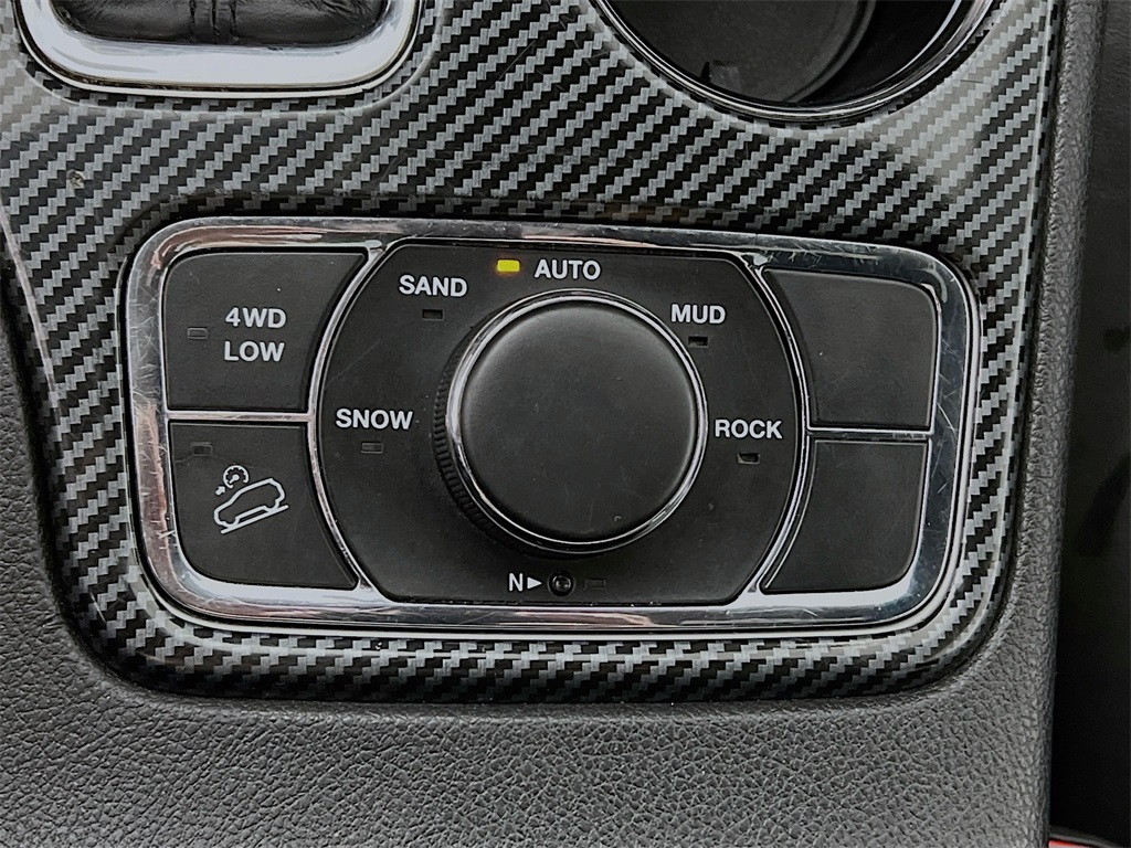 Vehicle image 19 of 39