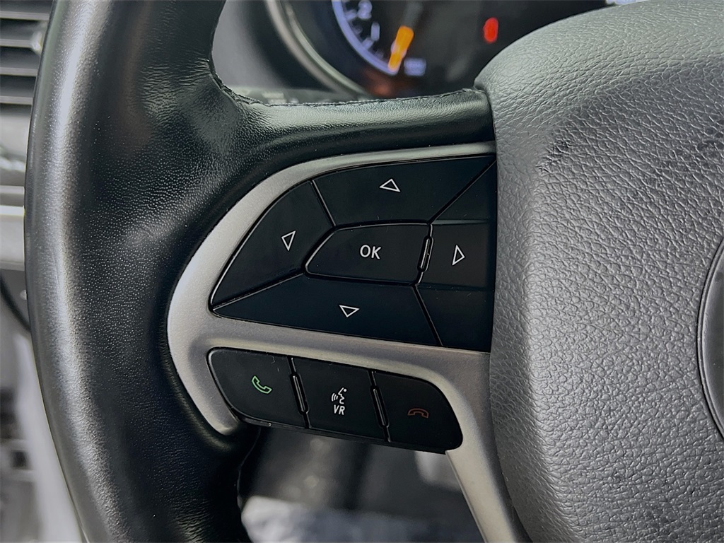Vehicle image 23 of 39