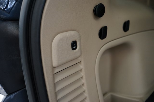 Vehicle image 51 of 64