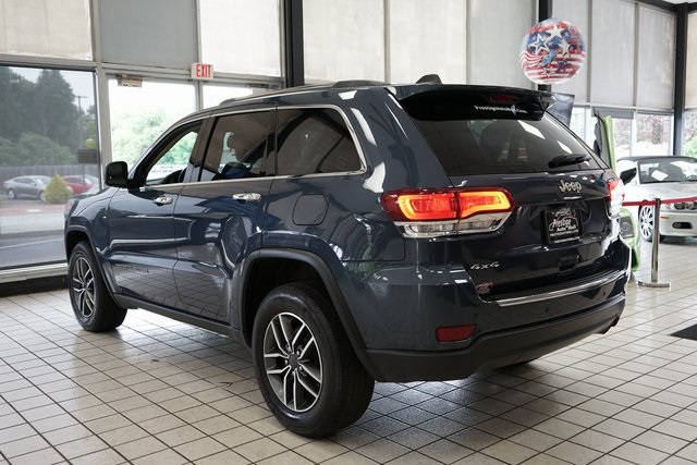 Vehicle image 8 of 64