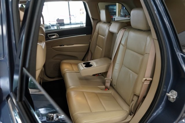 Vehicle image 19 of 64