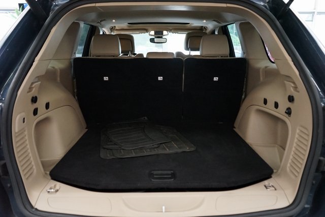 Vehicle image 16 of 64