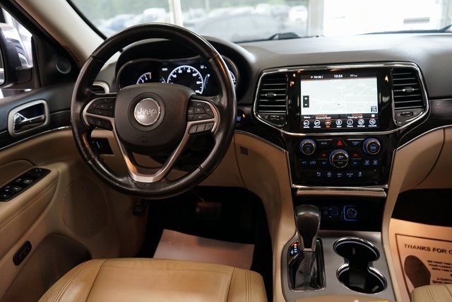 Vehicle image 25 of 64