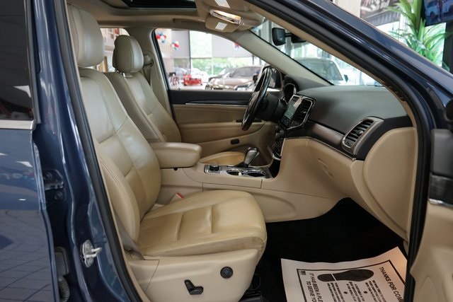 Vehicle image 21 of 64