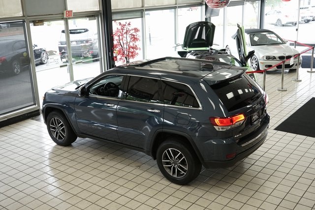 Vehicle image 7 of 64