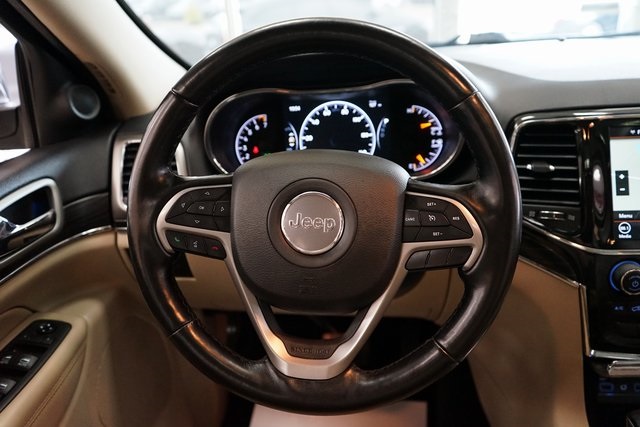 Vehicle image 28 of 64