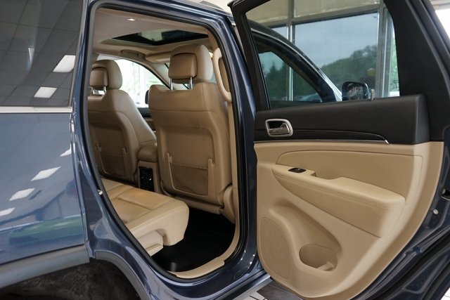 Vehicle image 22 of 64