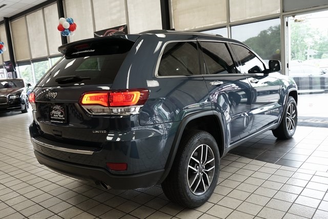 Vehicle image 6 of 64