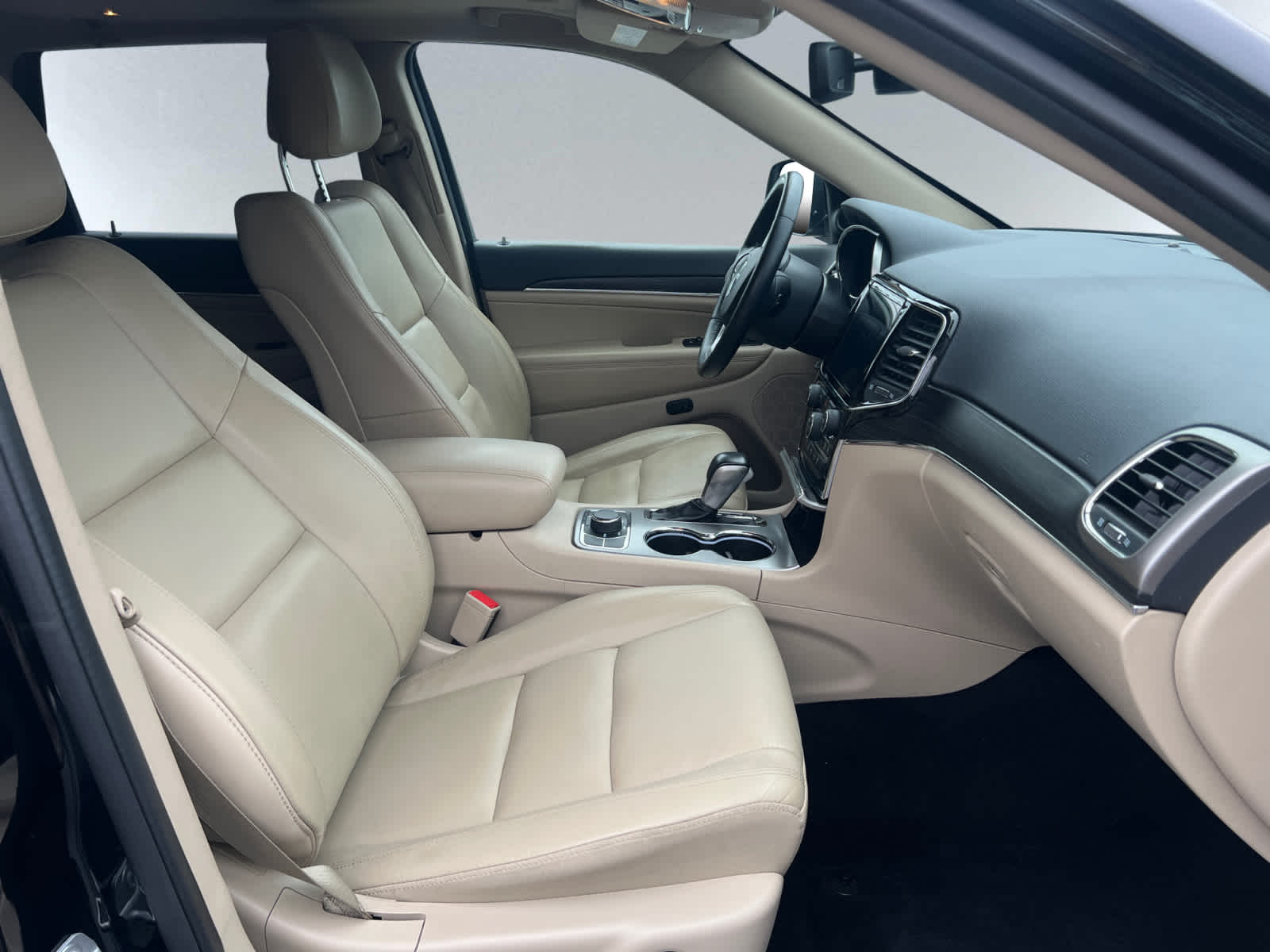 Vehicle image 19 of 20