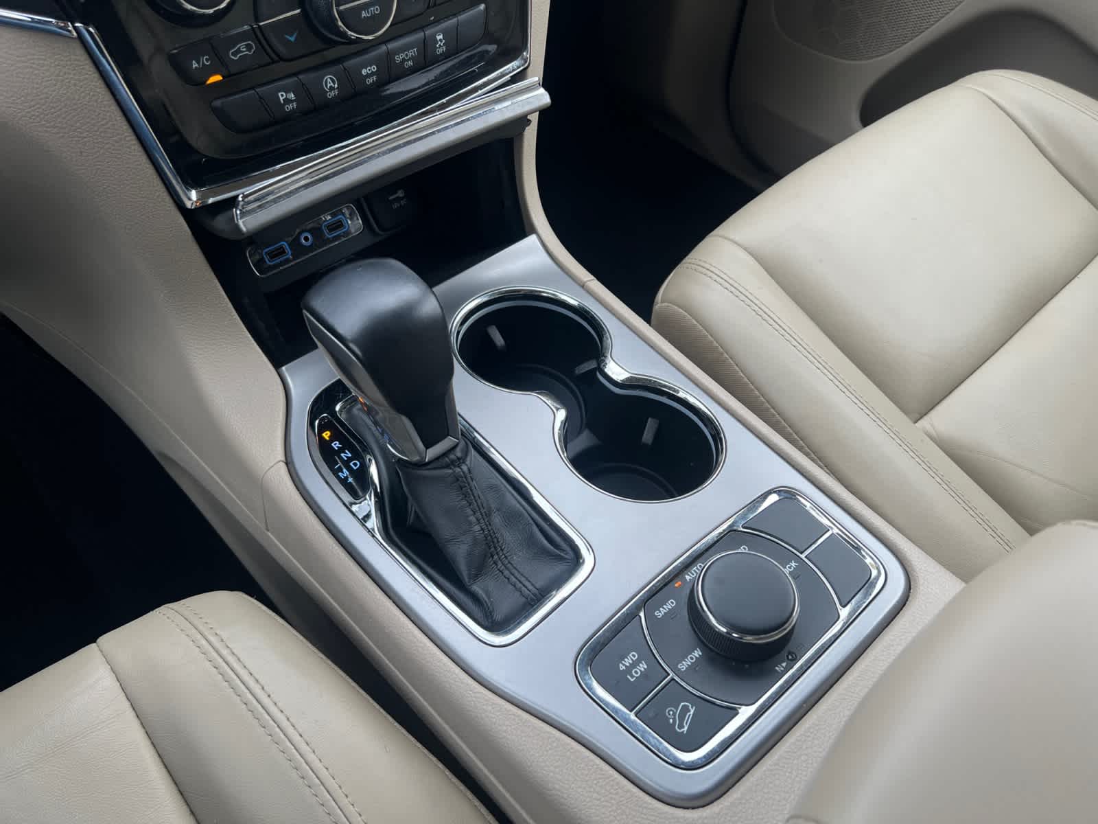 Vehicle image 17 of 20