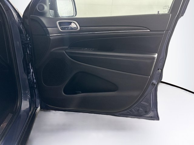 Vehicle image 29 of 30
