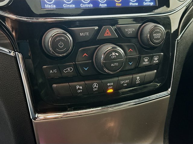 Vehicle image 20 of 30
