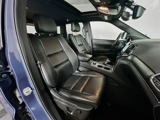 Vehicle image 28 of 30