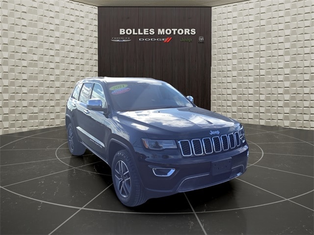 Vehicle image 3 of 26