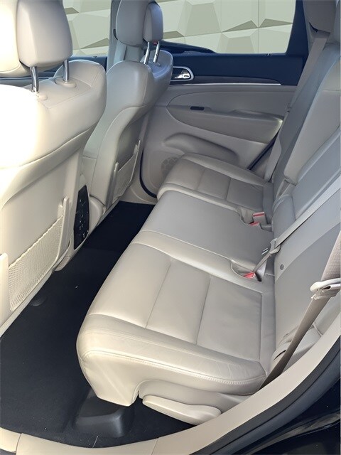 Vehicle image 15 of 26