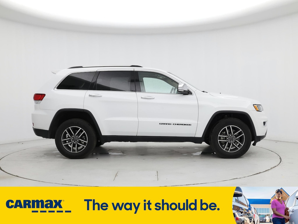 Vehicle image 4 of 30