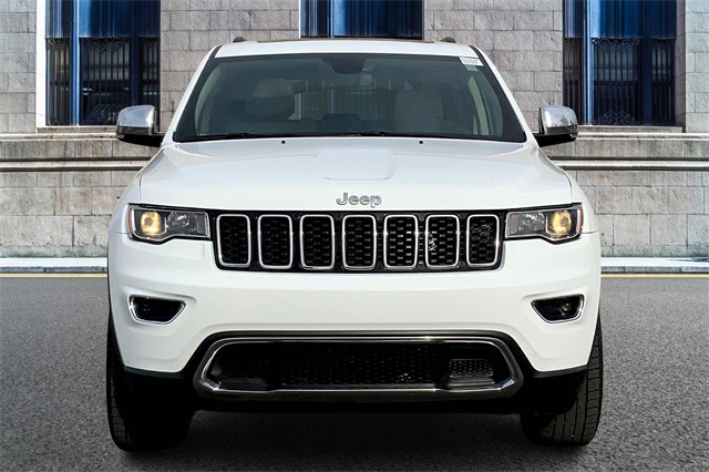 Vehicle image 2 of 34