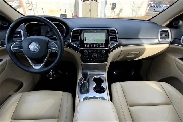 Vehicle image 15 of 34