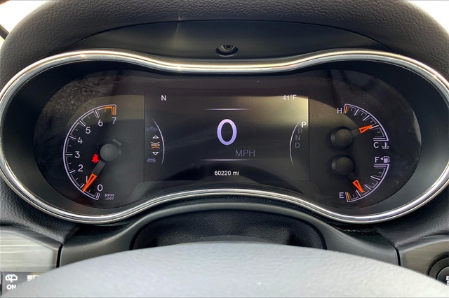 Vehicle image 20 of 34