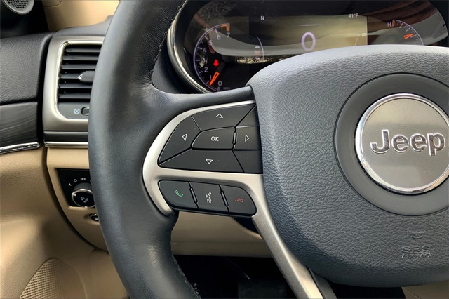 Vehicle image 18 of 34