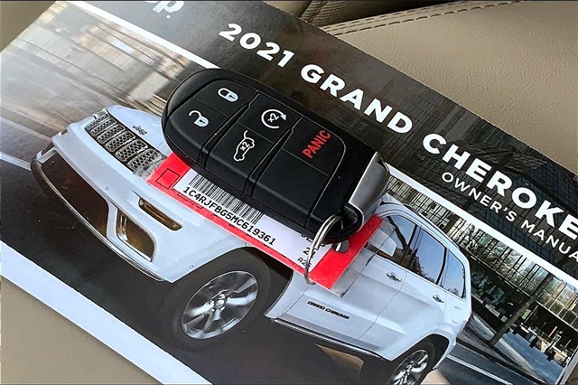 Vehicle image 13 of 34