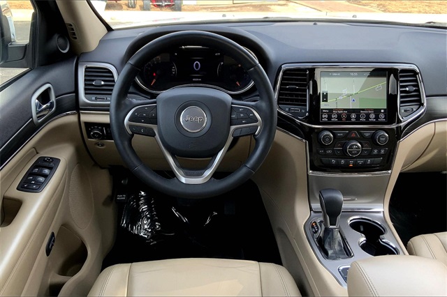 Vehicle image 7 of 34