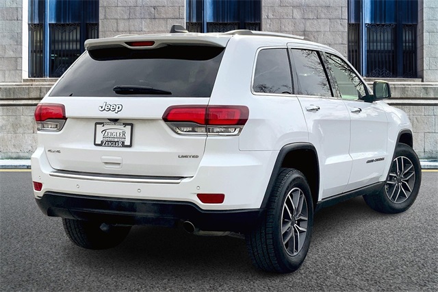 Vehicle image 4 of 34