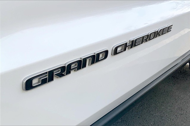 Vehicle image 31 of 34