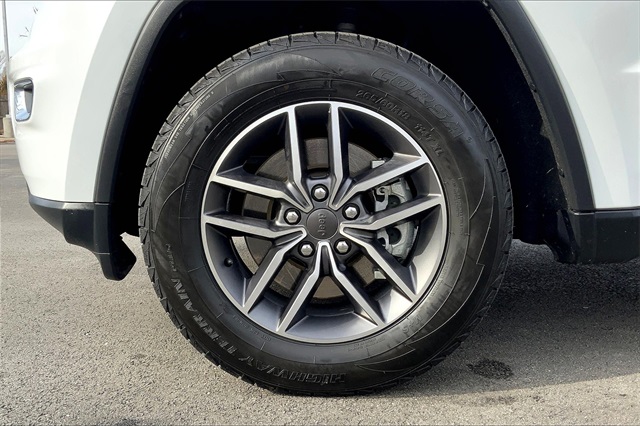 Vehicle image 11 of 34