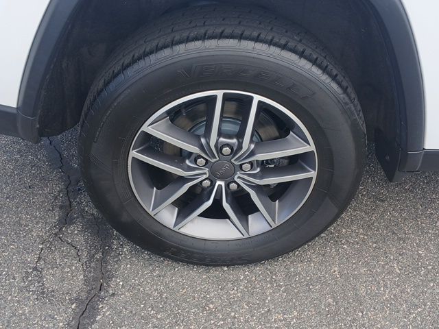 Vehicle image 28 of 31