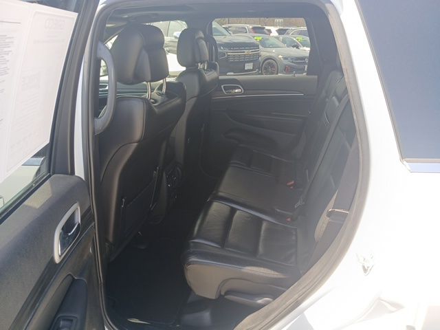 Vehicle image 10 of 31