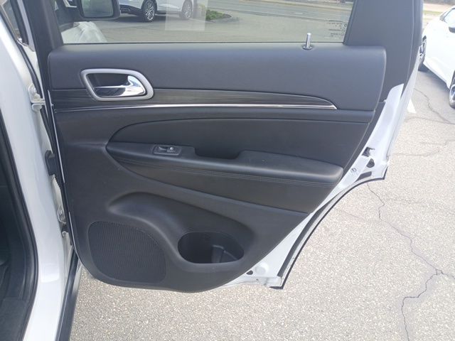 Vehicle image 25 of 31
