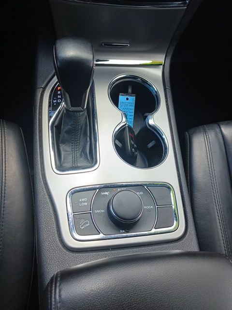 Vehicle image 20 of 31
