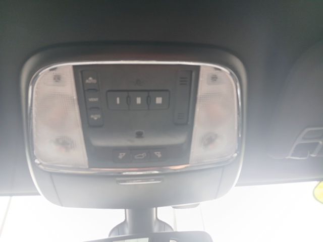 Vehicle image 21 of 31