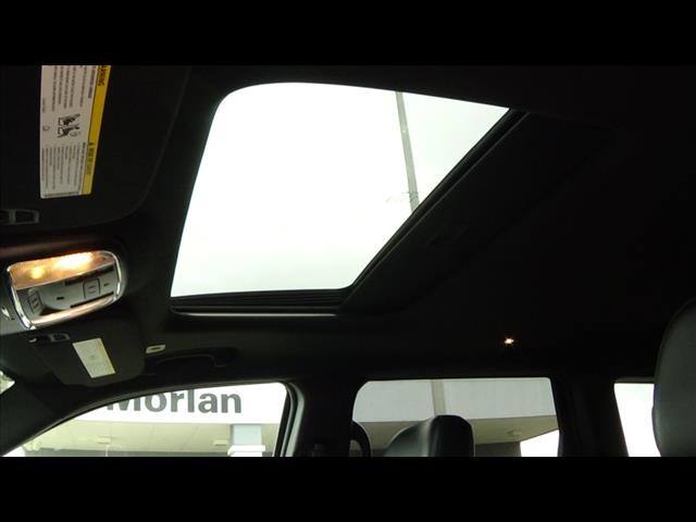 Vehicle image 15 of 23