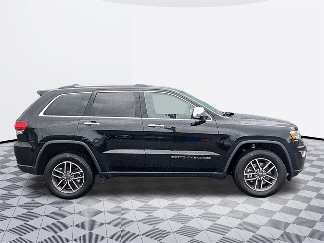 Vehicle image 4 of 25