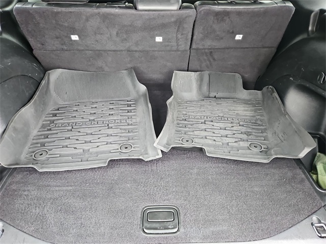Vehicle image 22 of 25