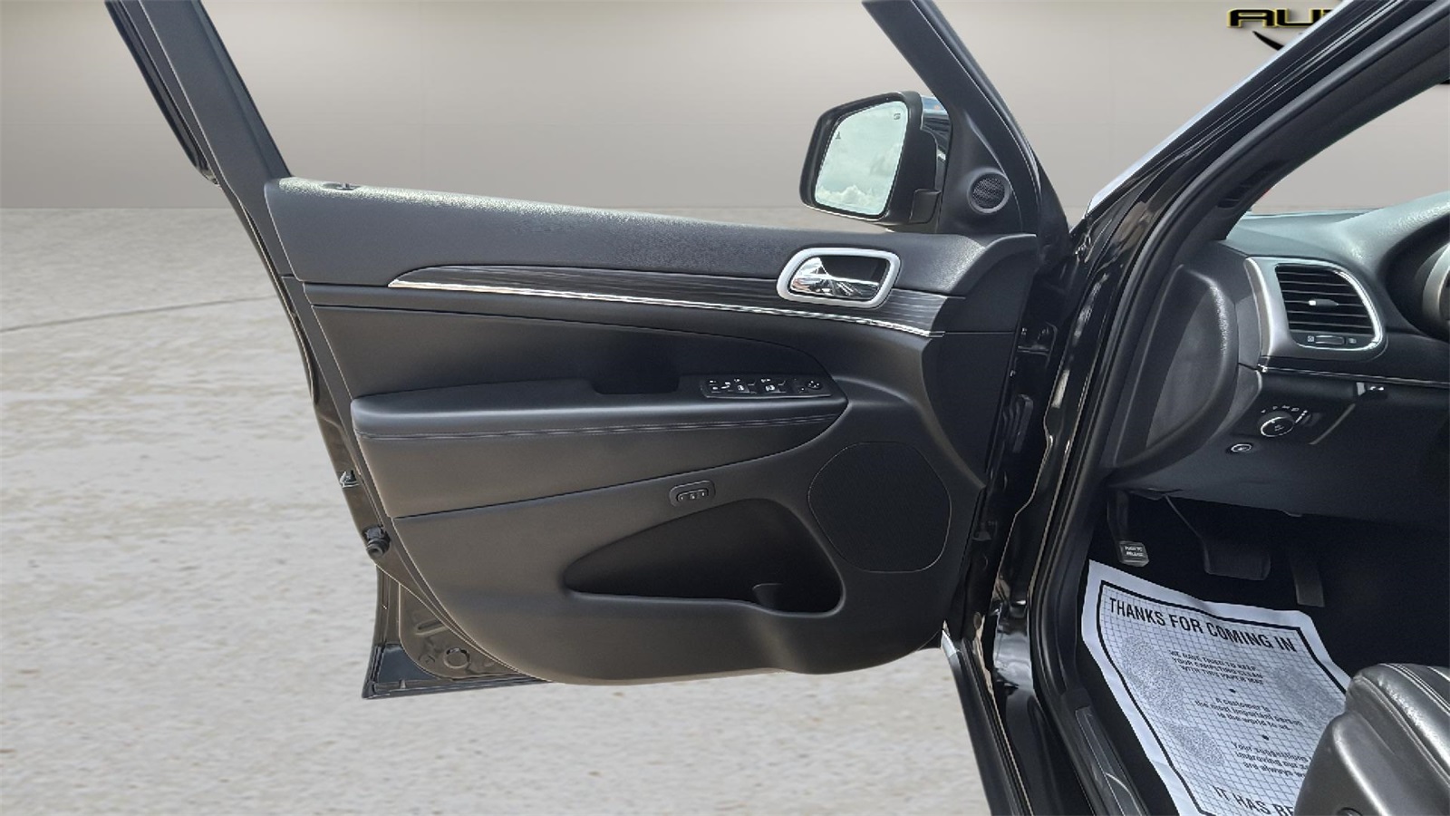 Vehicle image 18 of 23