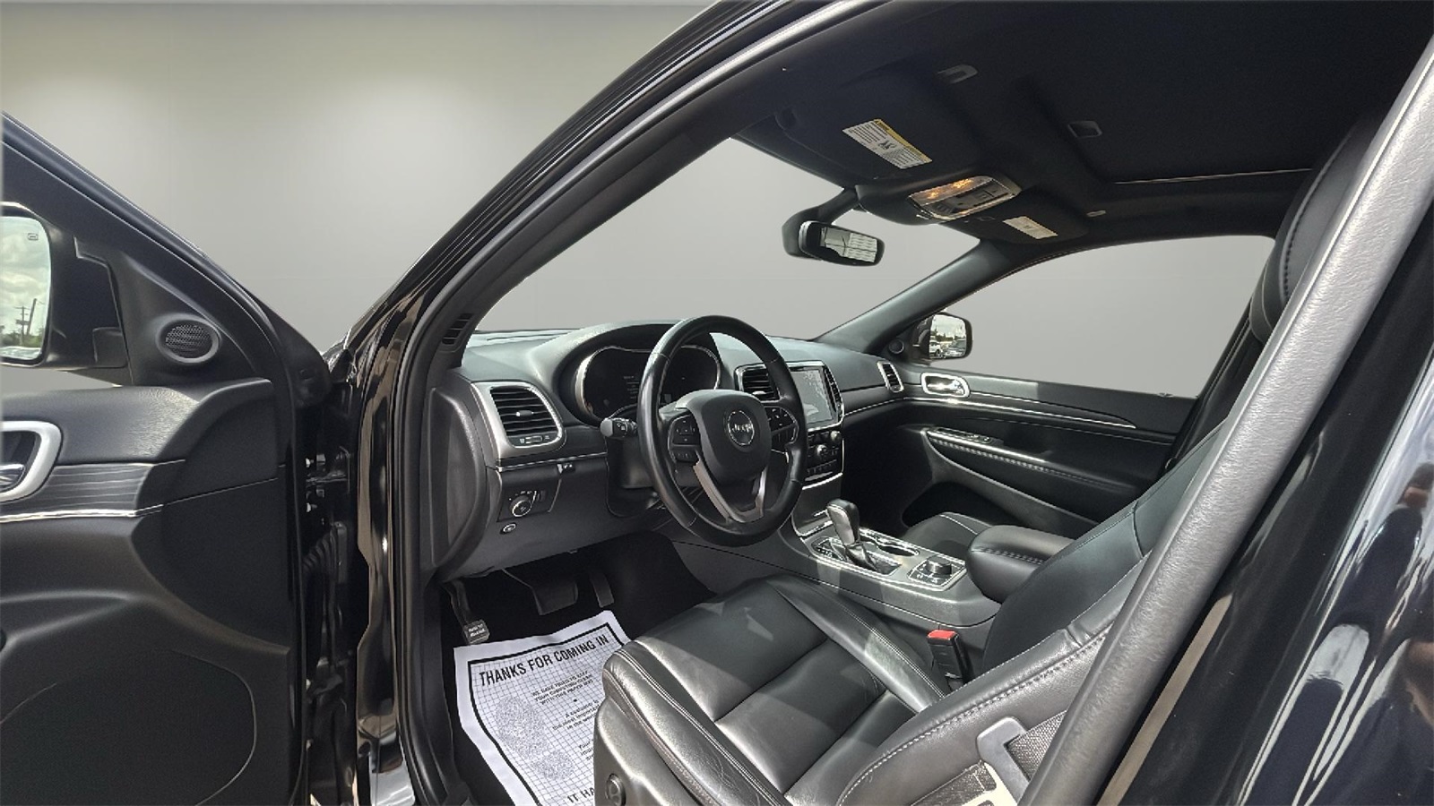 Vehicle image 16 of 23