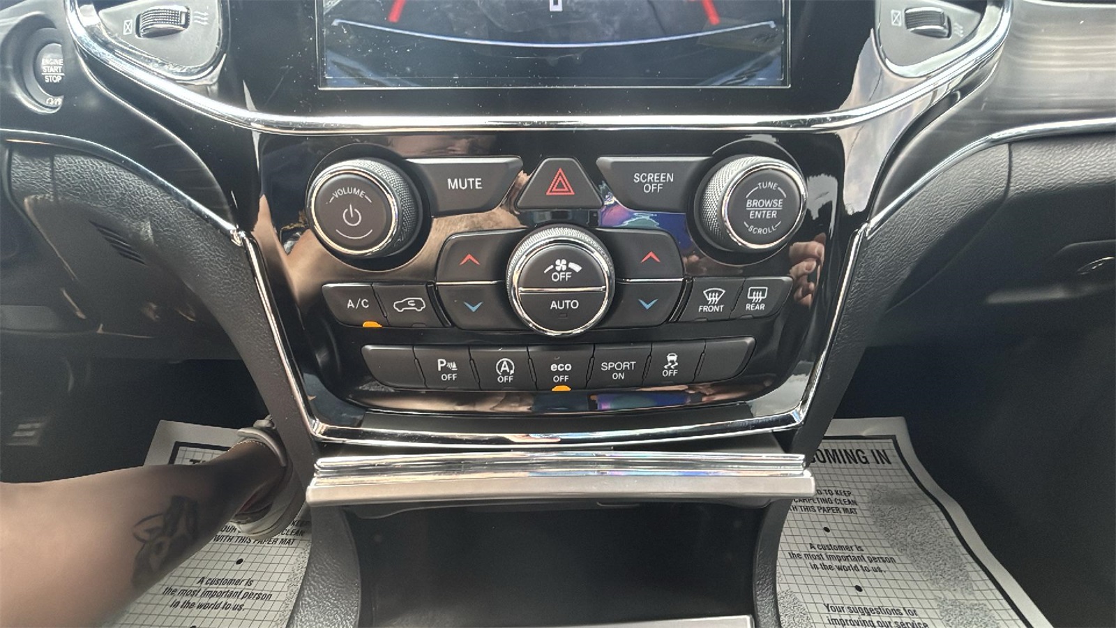Vehicle image 13 of 23
