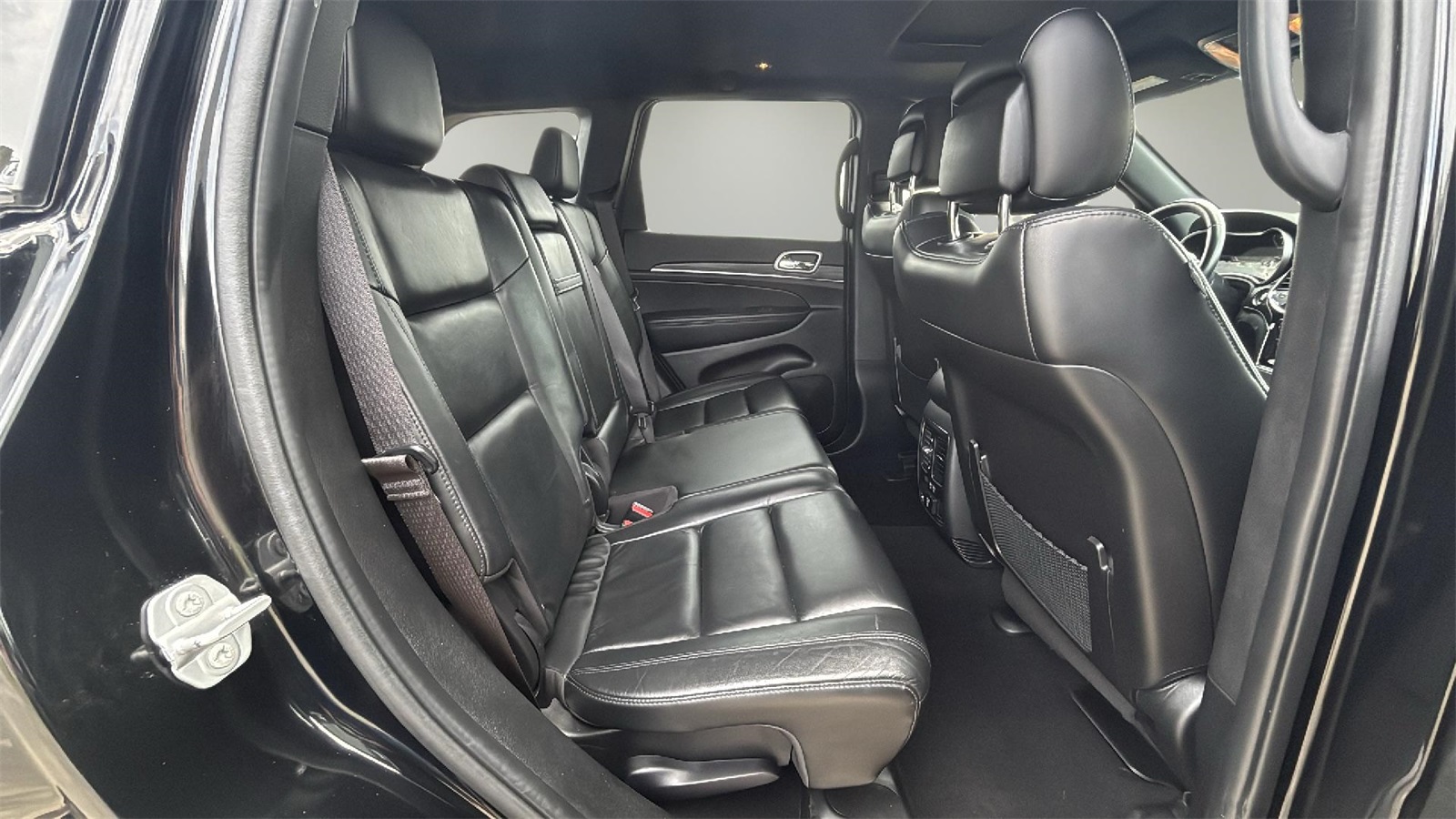 Vehicle image 11 of 23