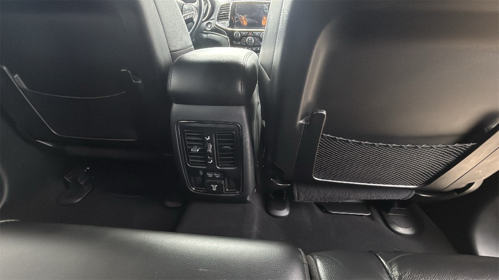 Vehicle image 21 of 23